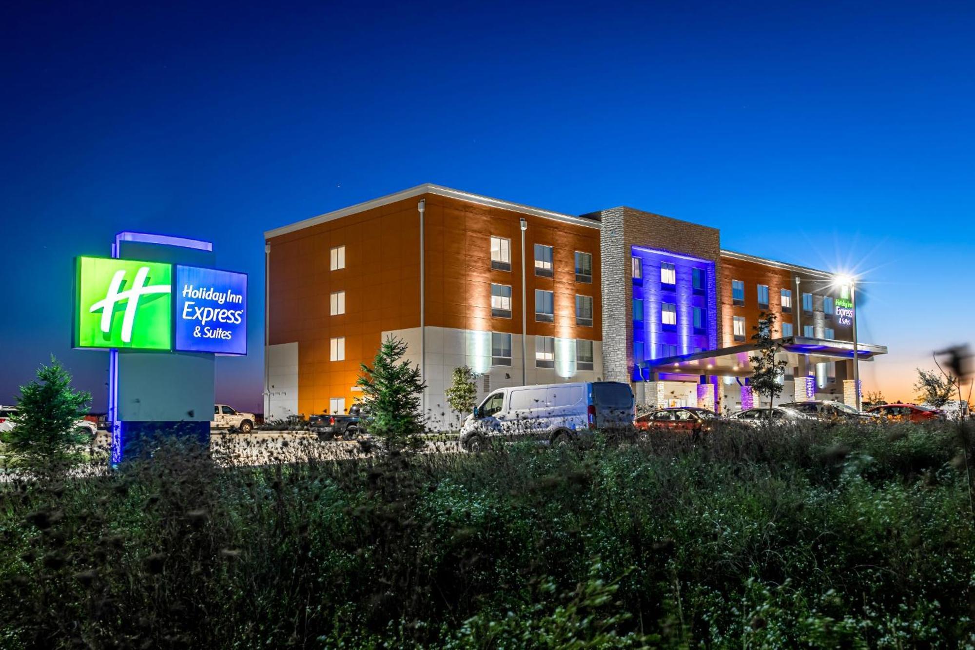 Holiday Inn Express & Suites - Rantoul By Ihg Extérieur photo
